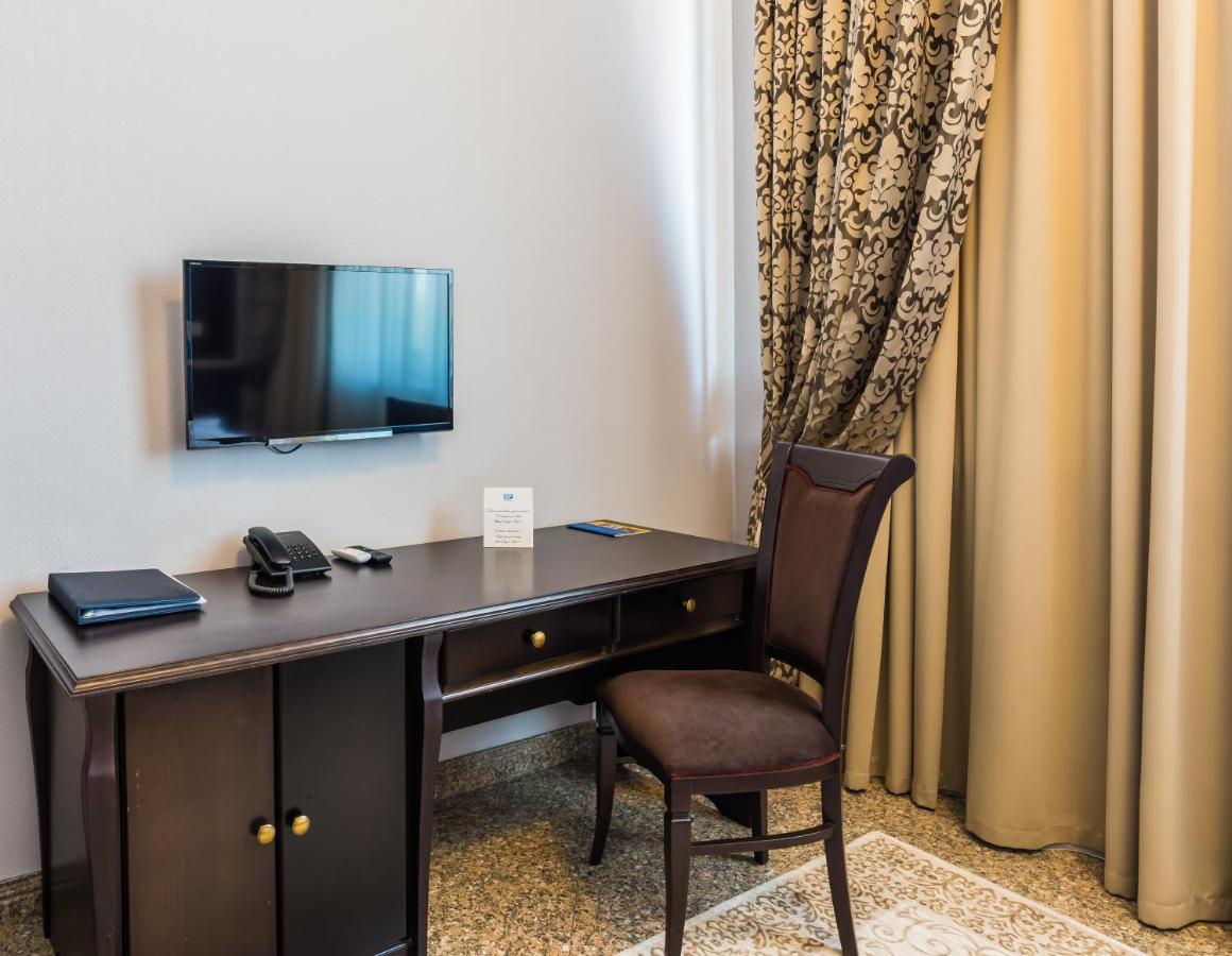 Royal Petrol Hotel Taldykorgan Bagian luar foto