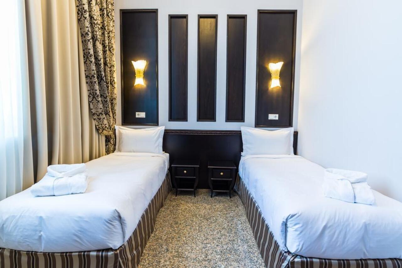 Royal Petrol Hotel Taldykorgan Bagian luar foto