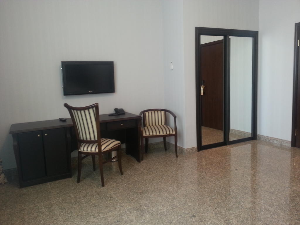 Royal Petrol Hotel Taldykorgan Bagian luar foto