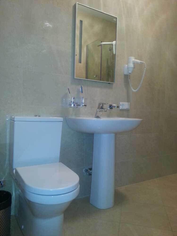 Royal Petrol Hotel Taldykorgan Bagian luar foto